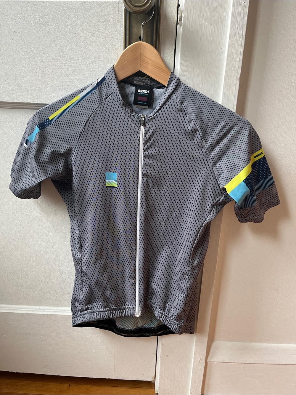 Ornot XS Women’s Gray Short Sleeve Cycling Jersey with Neon Accents